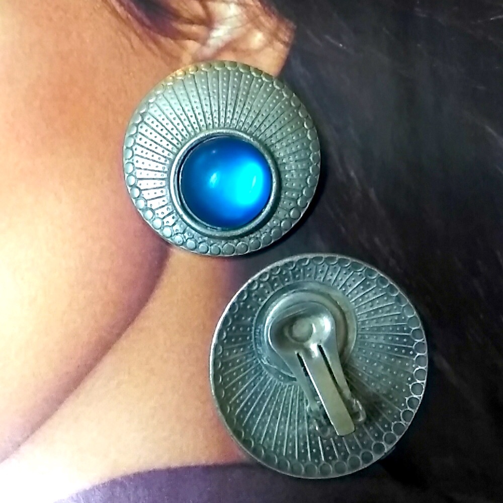 Vintage Teal CLIP Earrings - Picture 4 of 5